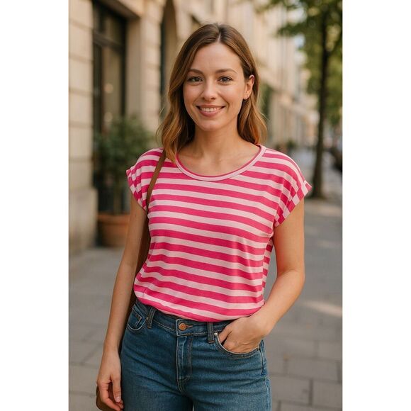 Belle du Jour Pink & White Striped Cropped Tee Shirt Women’s Size Small NWT - Picture 2 of 5